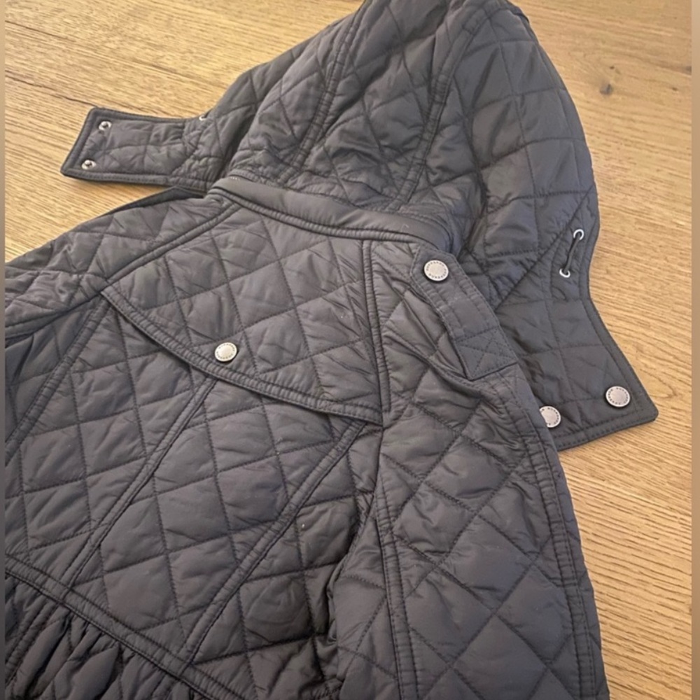 BURBERRY Quilted detachable Hooded Black Jacket!! Girls Size 6Y!! - Picture 3 of 10